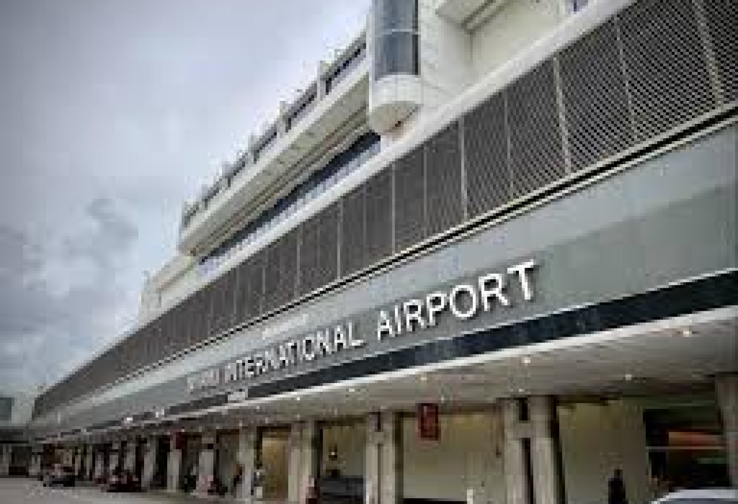 1 AIRPORT BLVD